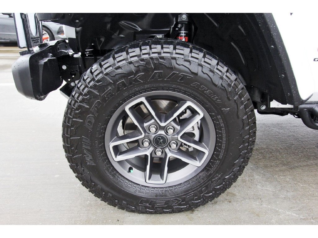 Used 2025 Jeep Gladiator Mojave w/ Convenience Group AWD/4WD image 29