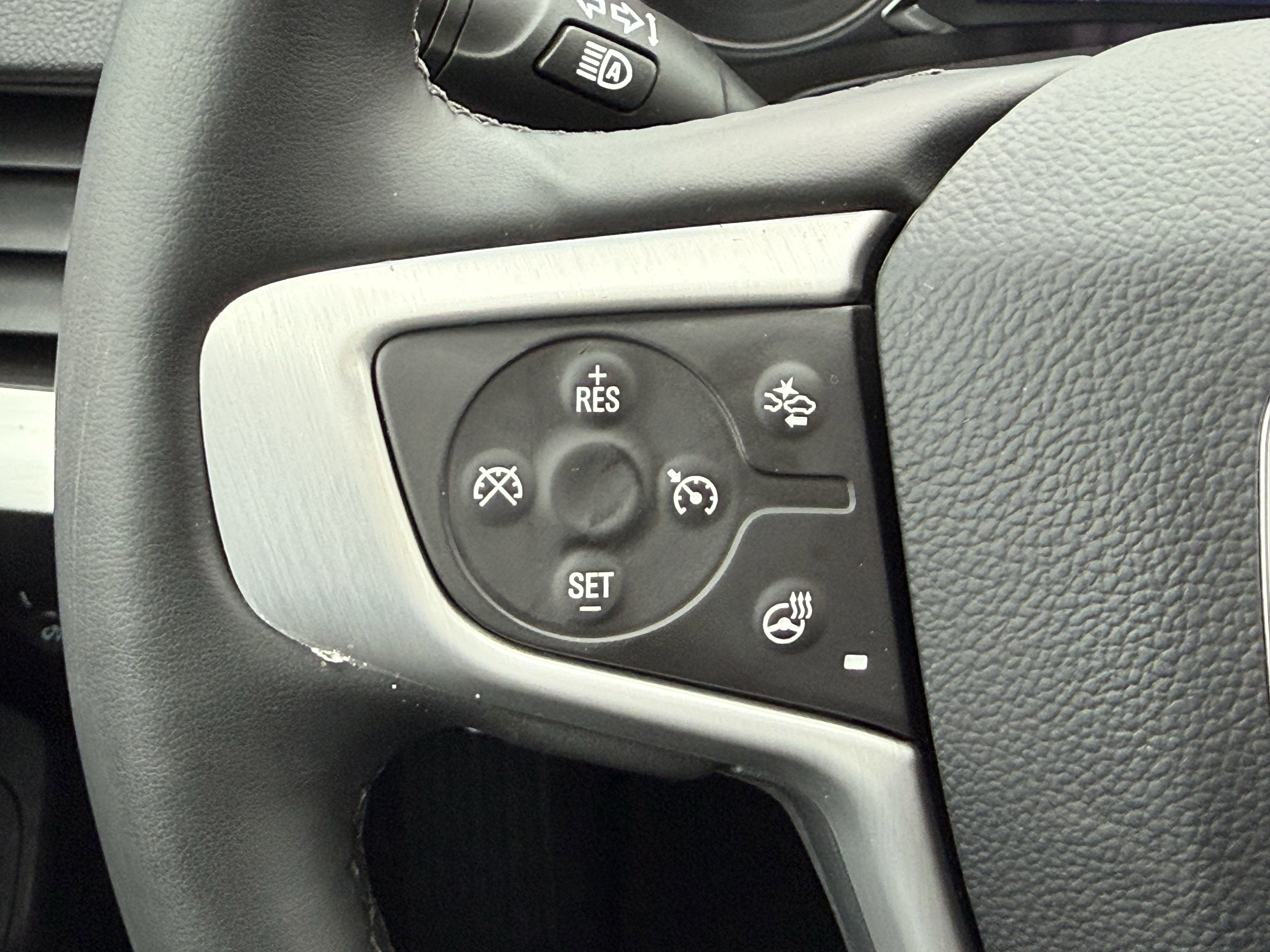 Used 2024 GMC Terrain SLT image 16