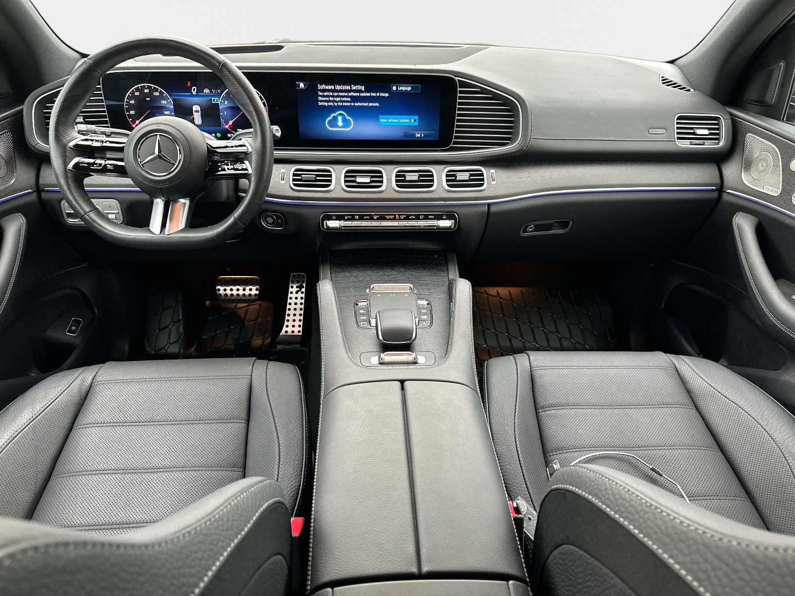 Used 2025 Mercedes-Benz GLS 580 4MATIC image 16