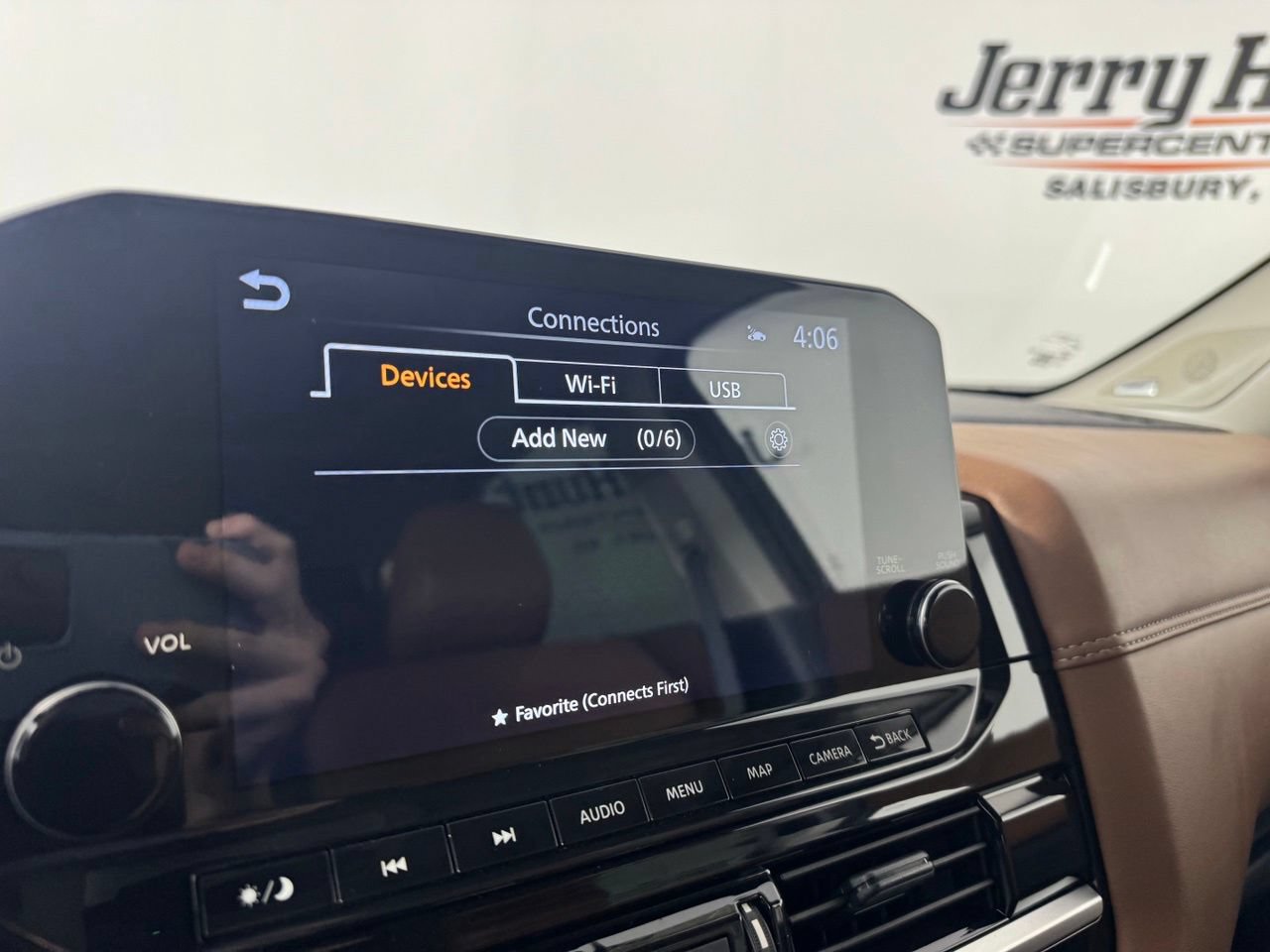 Used 2025 Nissan Pathfinder Platinum w/ Cargo Package FWD image 24