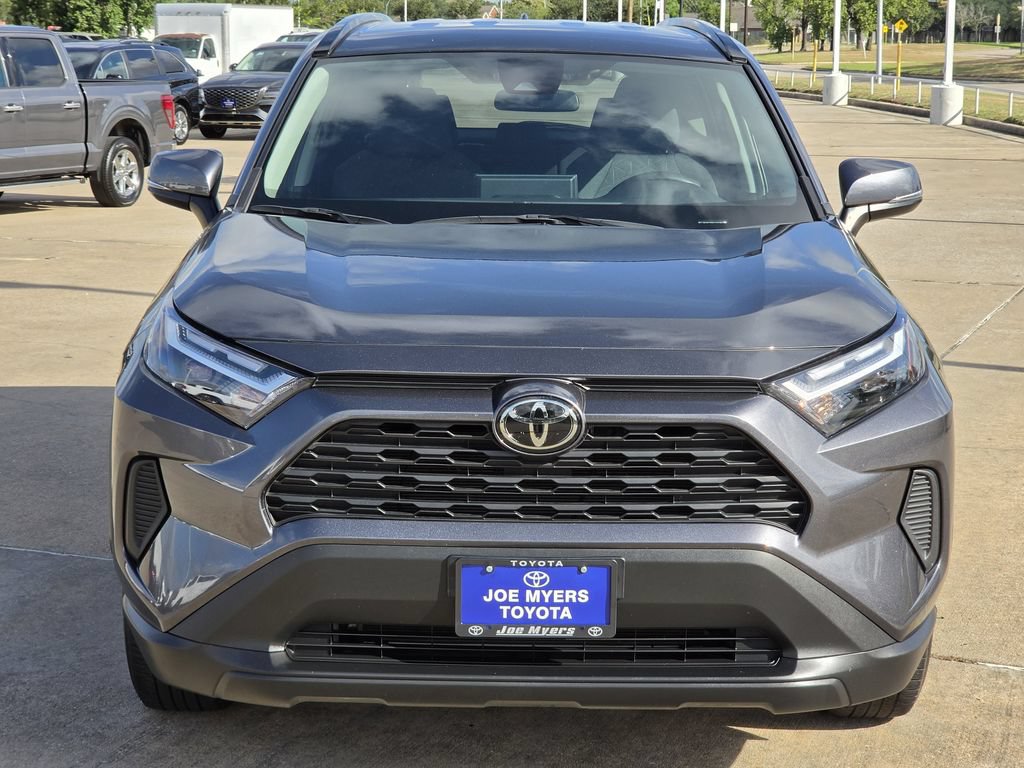 Used 2025 Toyota RAV4 XLE FWD image 3