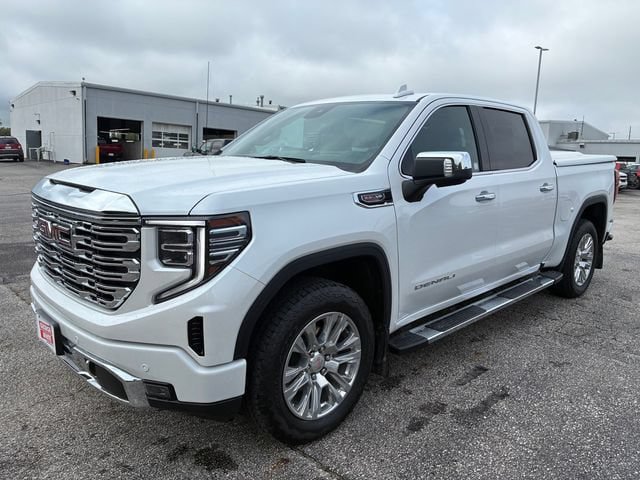 Used 2024 GMC Sierra 1500 Denali w/ Technology Package AWD/4WD image 9