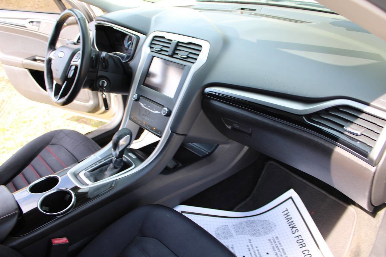 Used 2013 Ford Fusion SE image 39