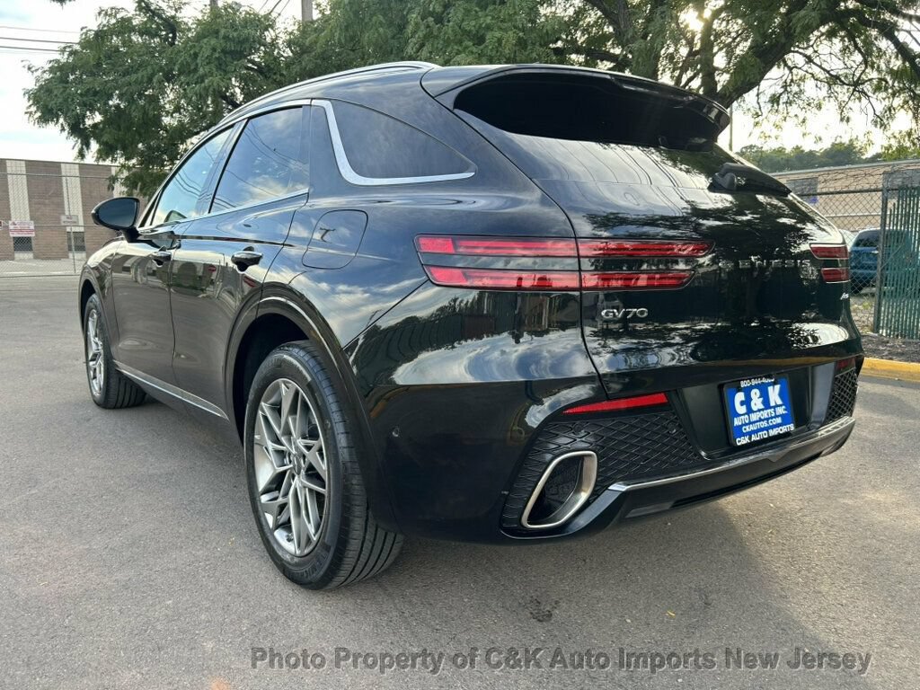 Used 2022 Genesis GV70 2.5T w/ Advanced Package AWD/4WD image 14