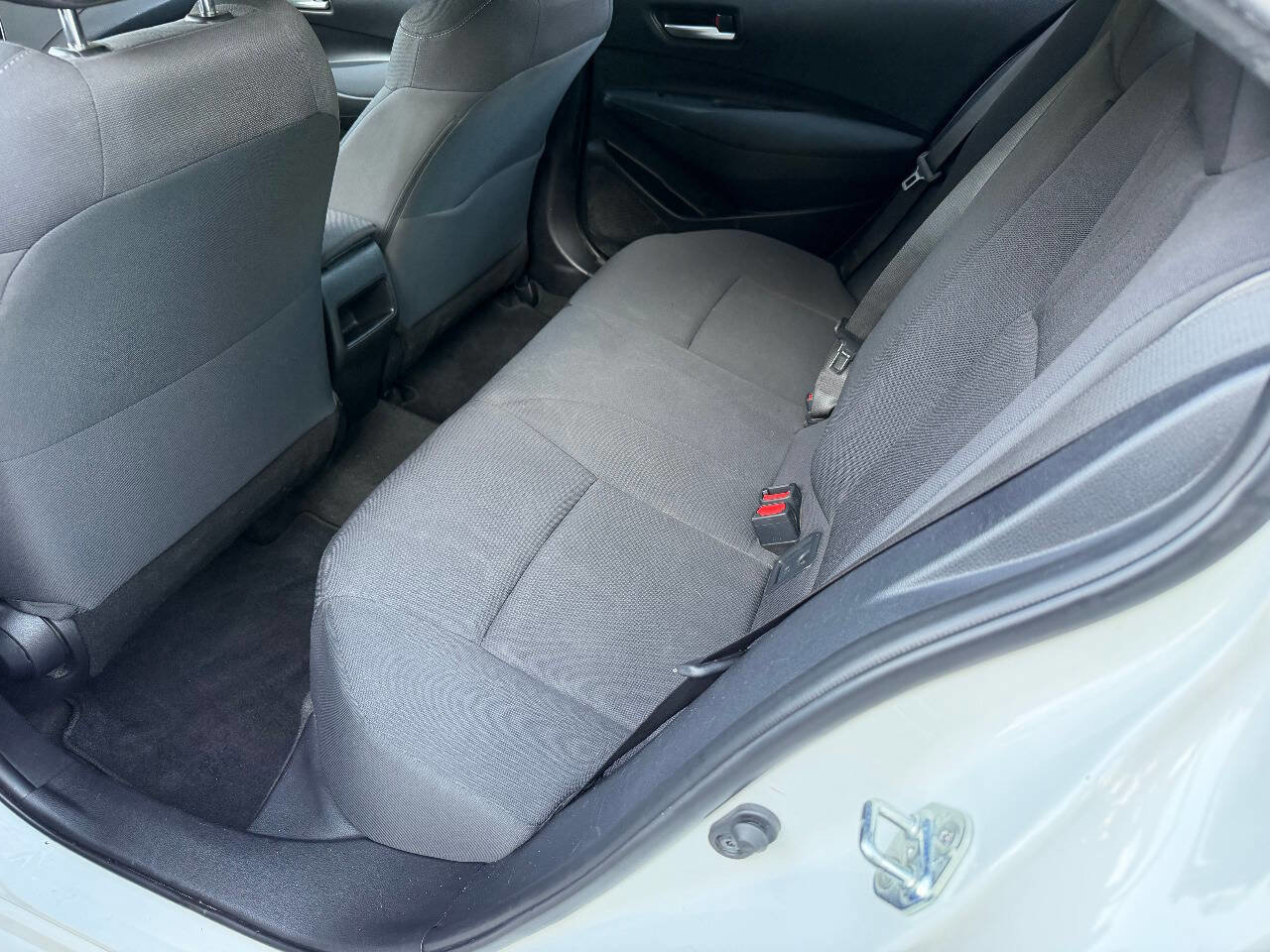 Used 2020 Toyota Corolla LE w/ Carpet Mat Package (TMS) FWD image 14