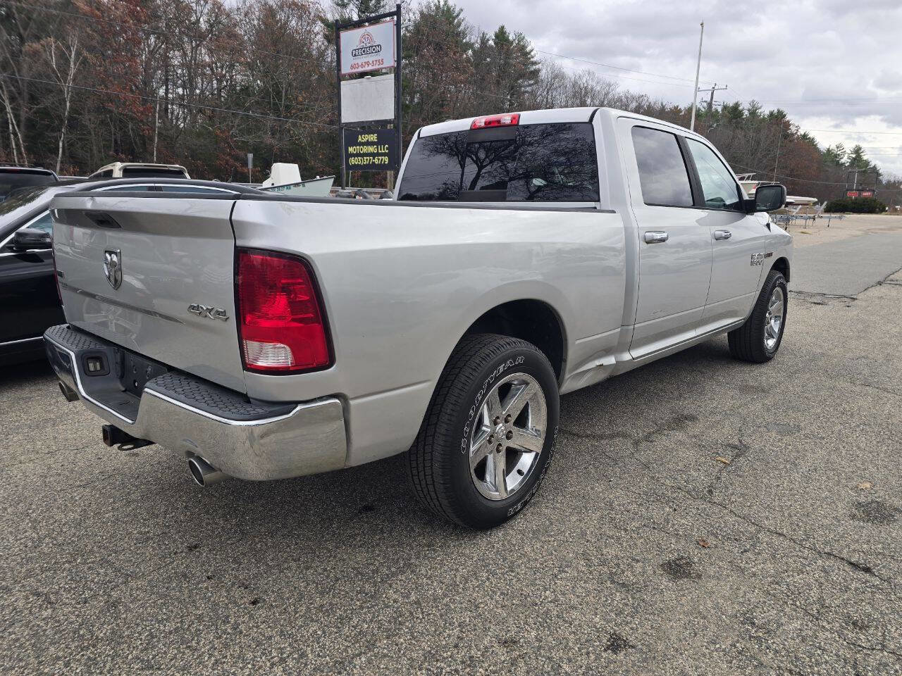 Used 2015 RAM 1500 Classic SLT w/ SLT Plus D￩cor Group image 9
