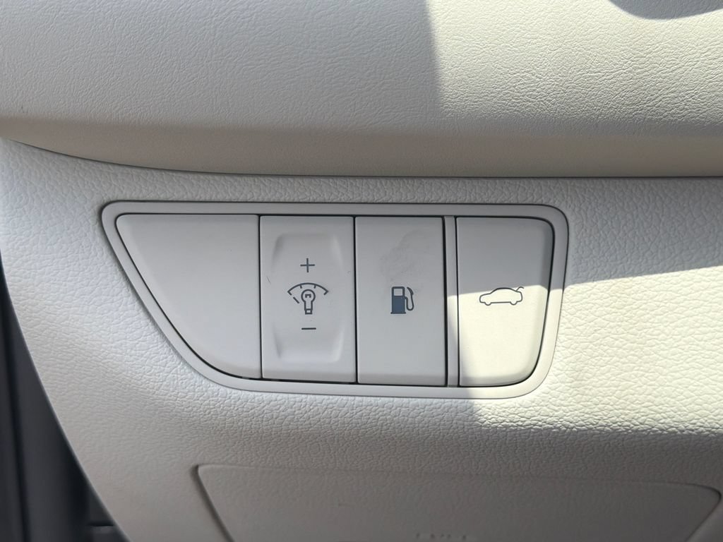 New 2026 Genesis G70 2.5T RWD image 34