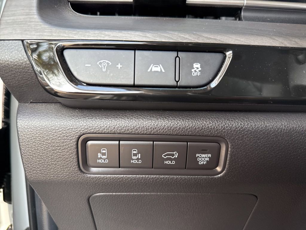 Used 2024 Kia Carnival SX image 34