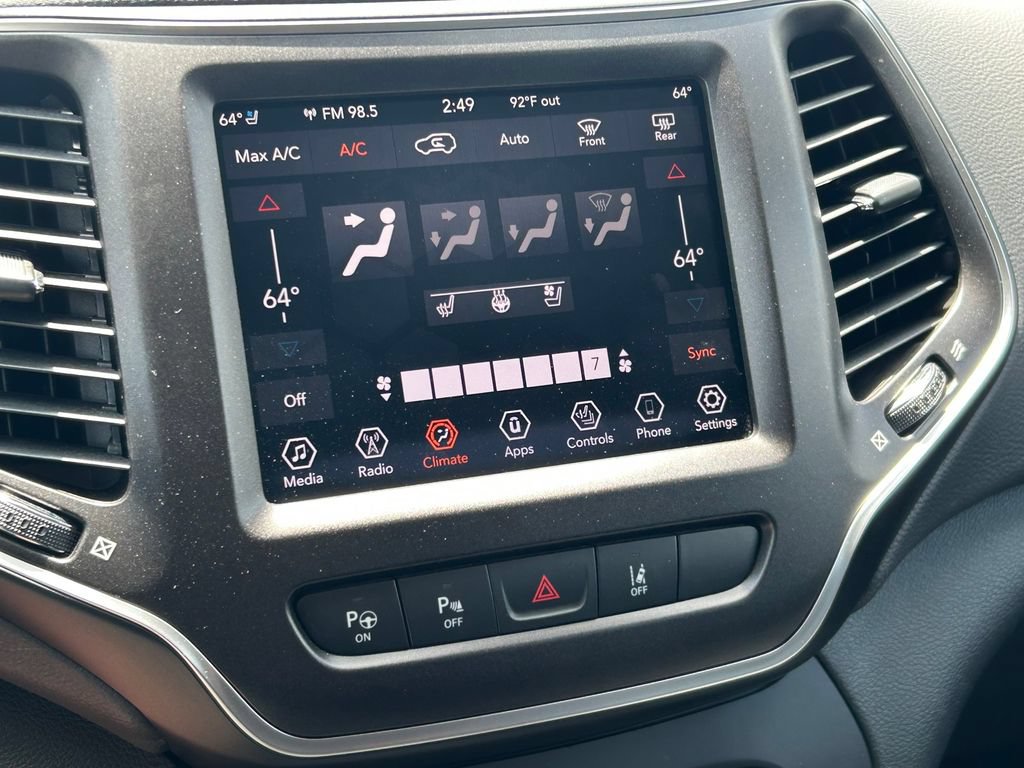 Used 2019 Jeep Cherokee Trailhawk AWD/4WD image 32