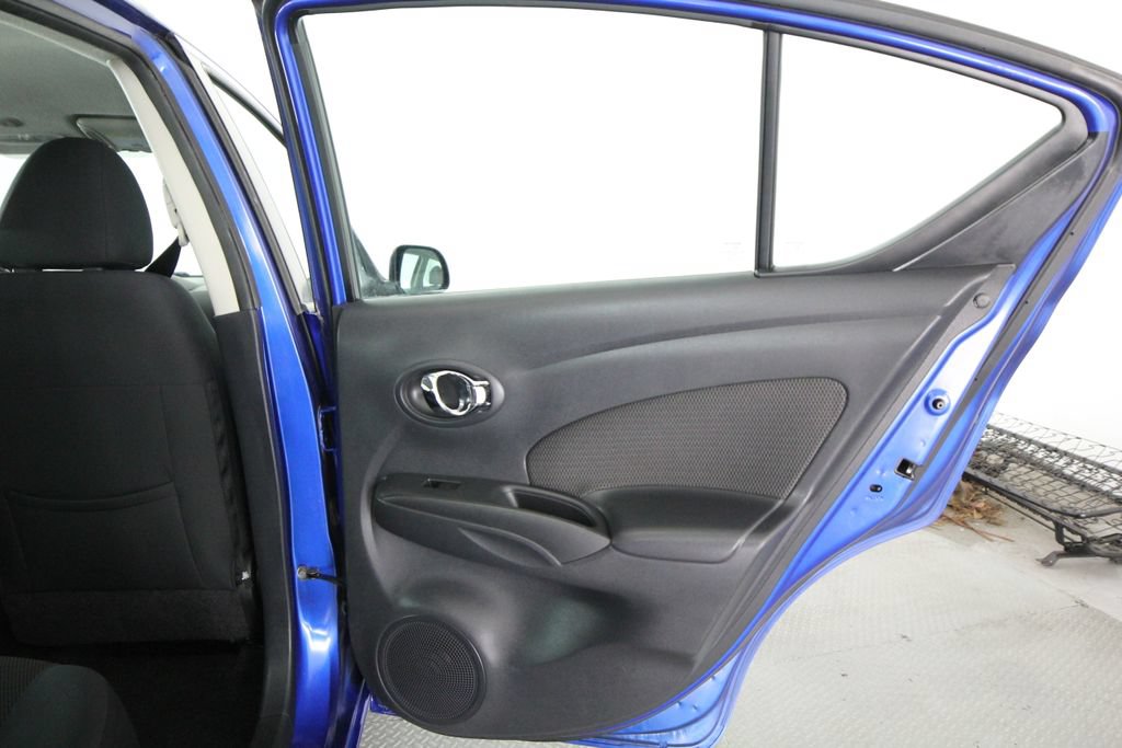 Used 2013 Nissan Versa SV w/ Convenience Pkg FWD image 29