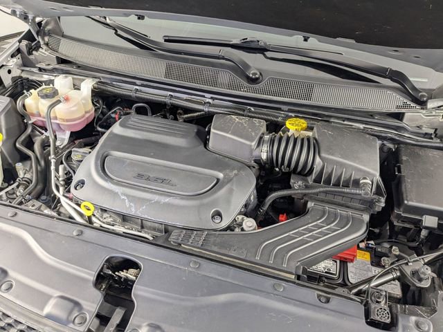 Used 2024 Chrysler Voyager LX image 35