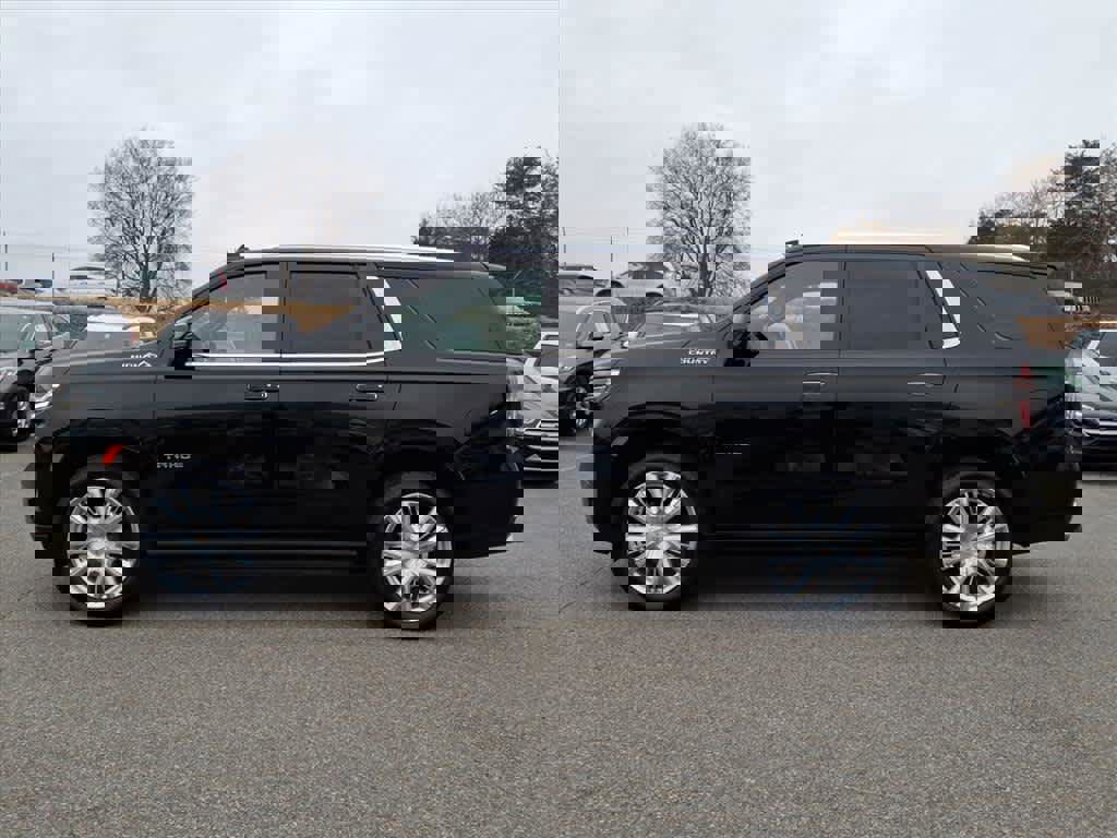 Used 2021 Chevrolet Tahoe High Country w/ Premium Package image 2