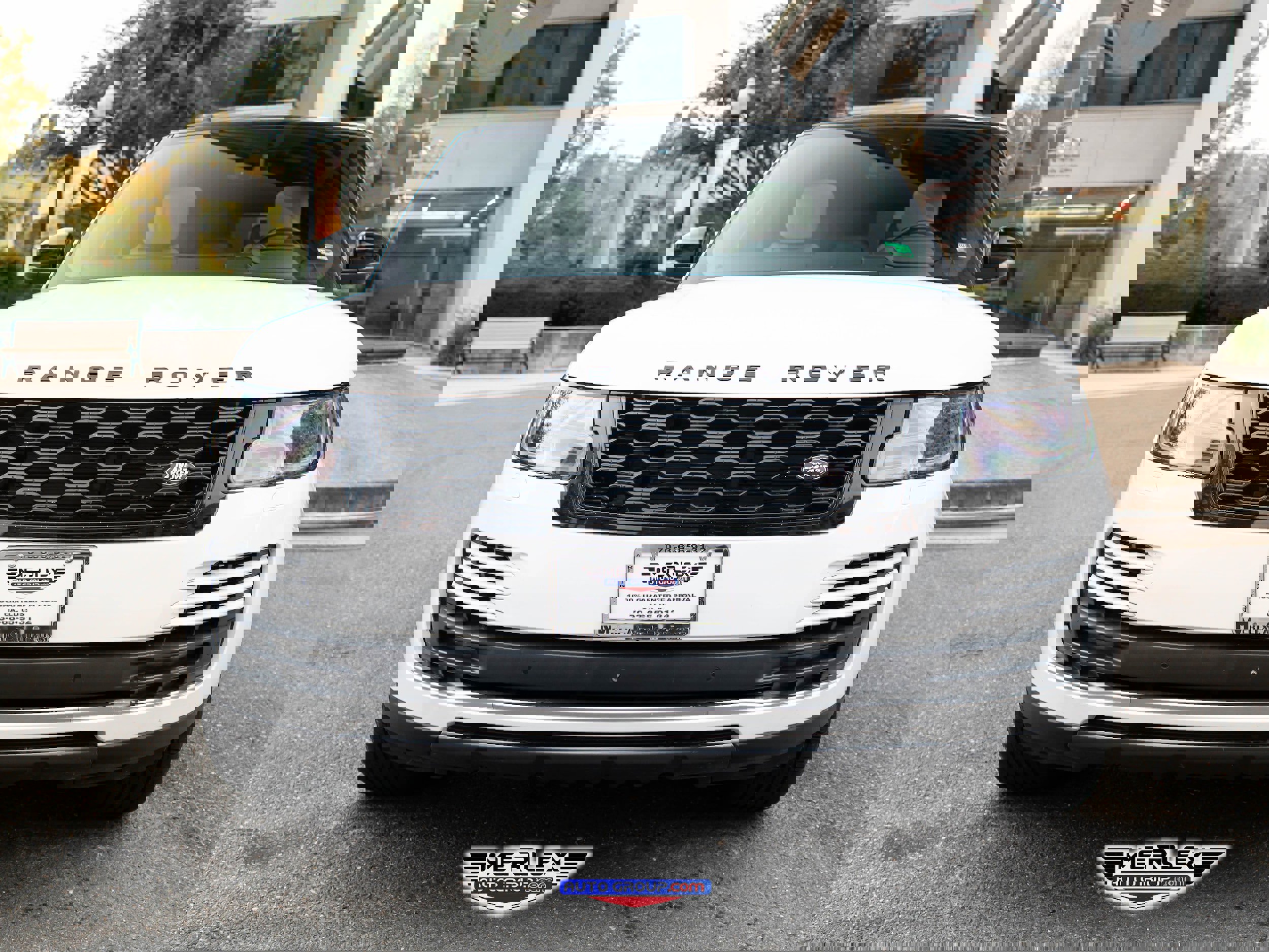 Used 2018 Land Rover Range Rover Supercharged image 2