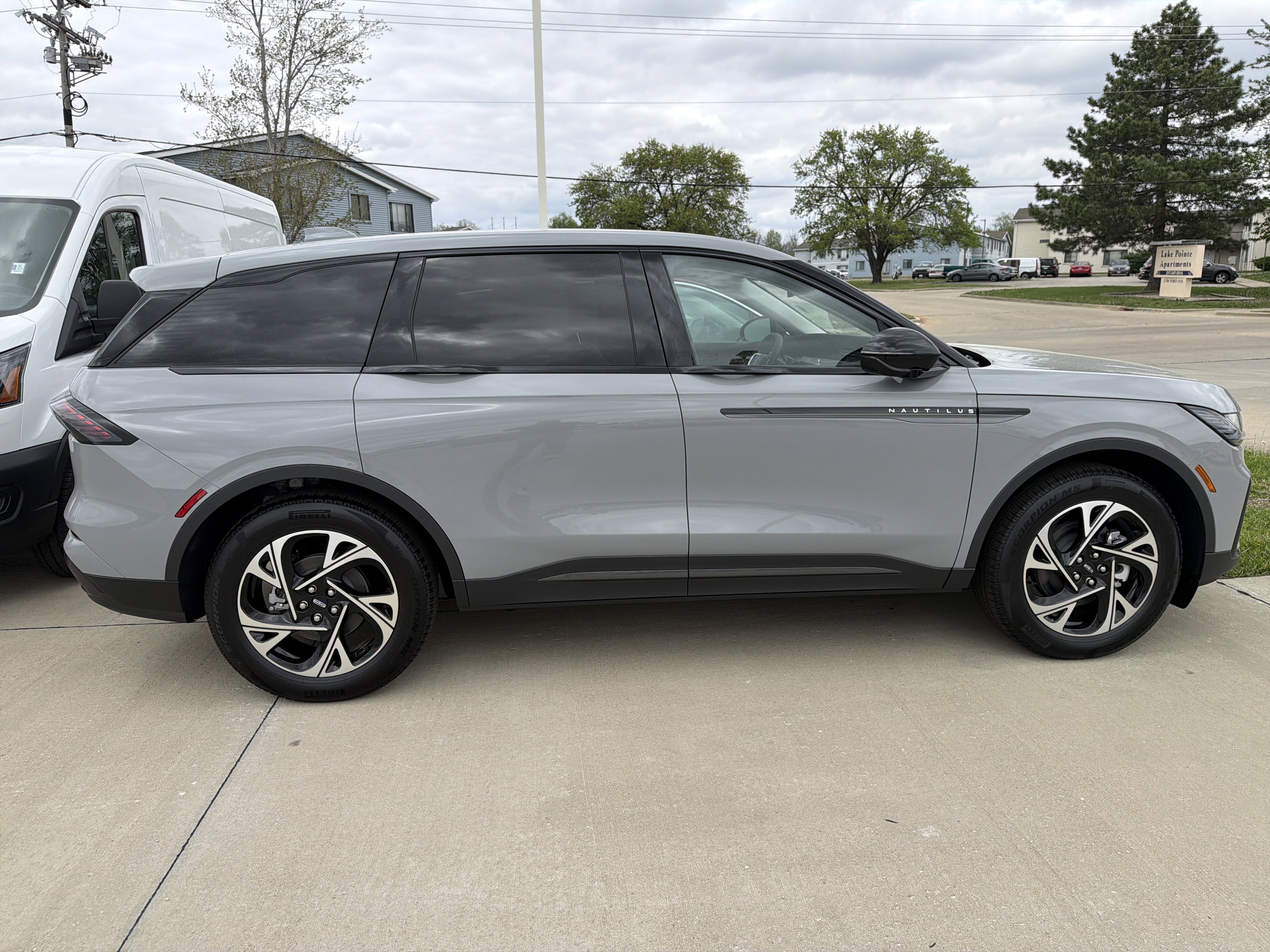 New 2026 Lincoln Nautilus Premier w/ Jet Appearance Package AWD/4WD image 5