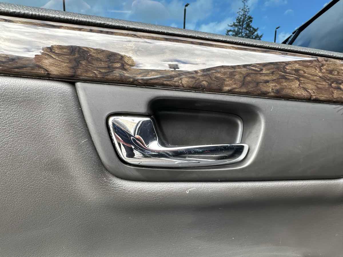 Used 2011 Cadillac DTS Limousine image 47