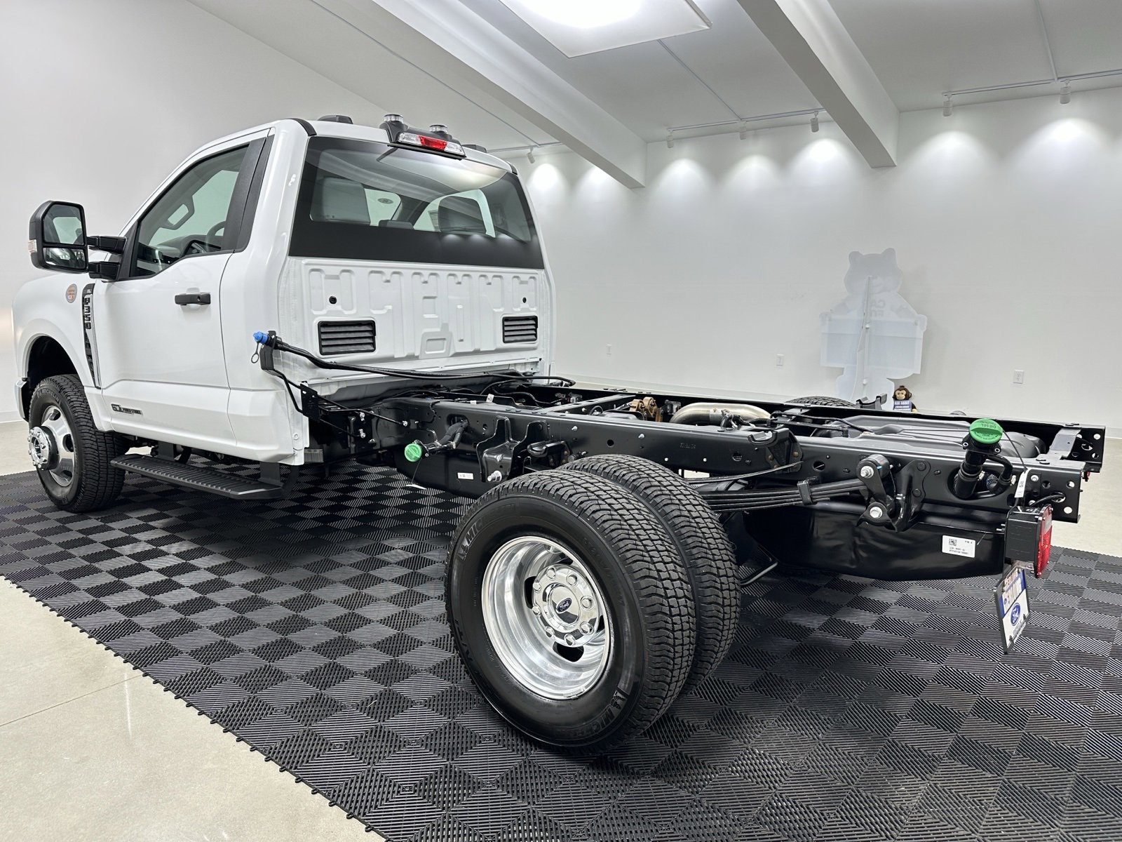 New 2025 Ford F350 XL w/ XL Chrome Package image 7