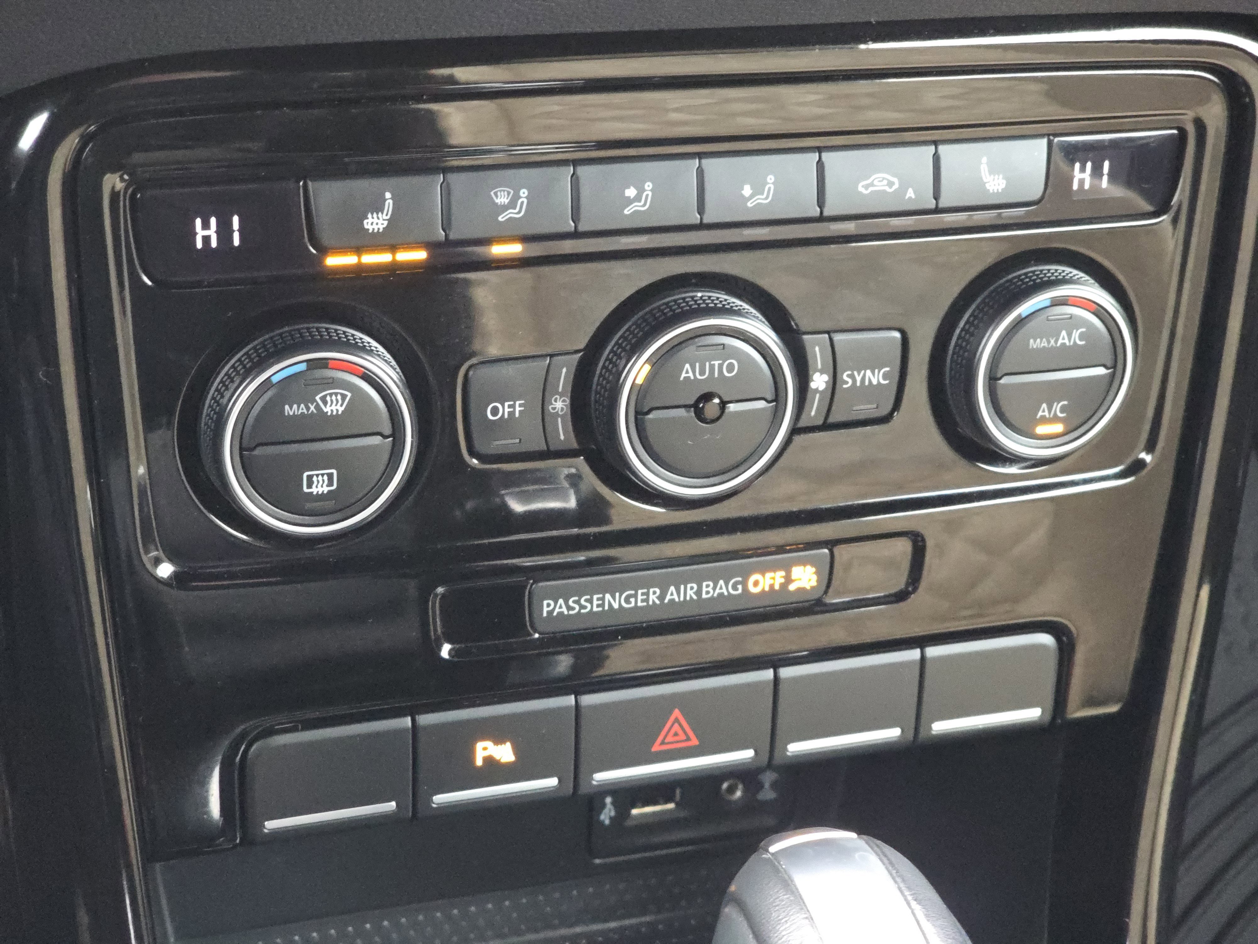 Used 2019 Volkswagen Beetle 2.0T S image 23