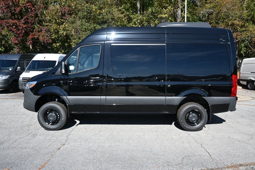 Used 2025 Mercedes-Benz Sprinter 2500 image 3