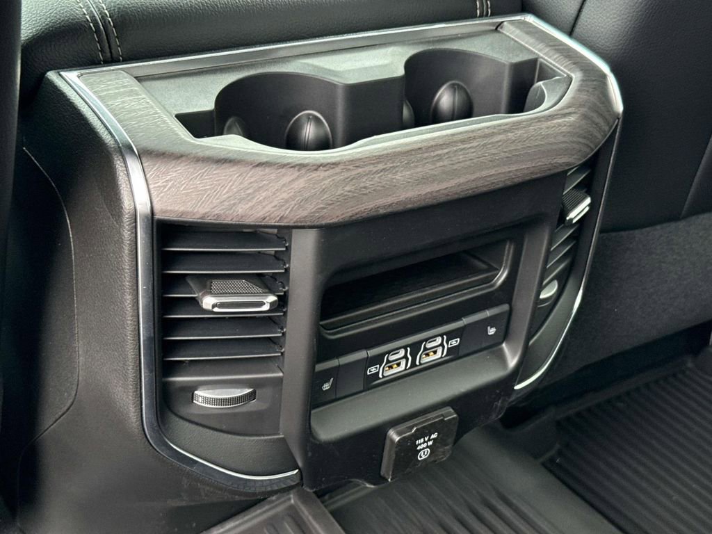 New 2026 RAM 3500 Laramie AWD/4WD image 17