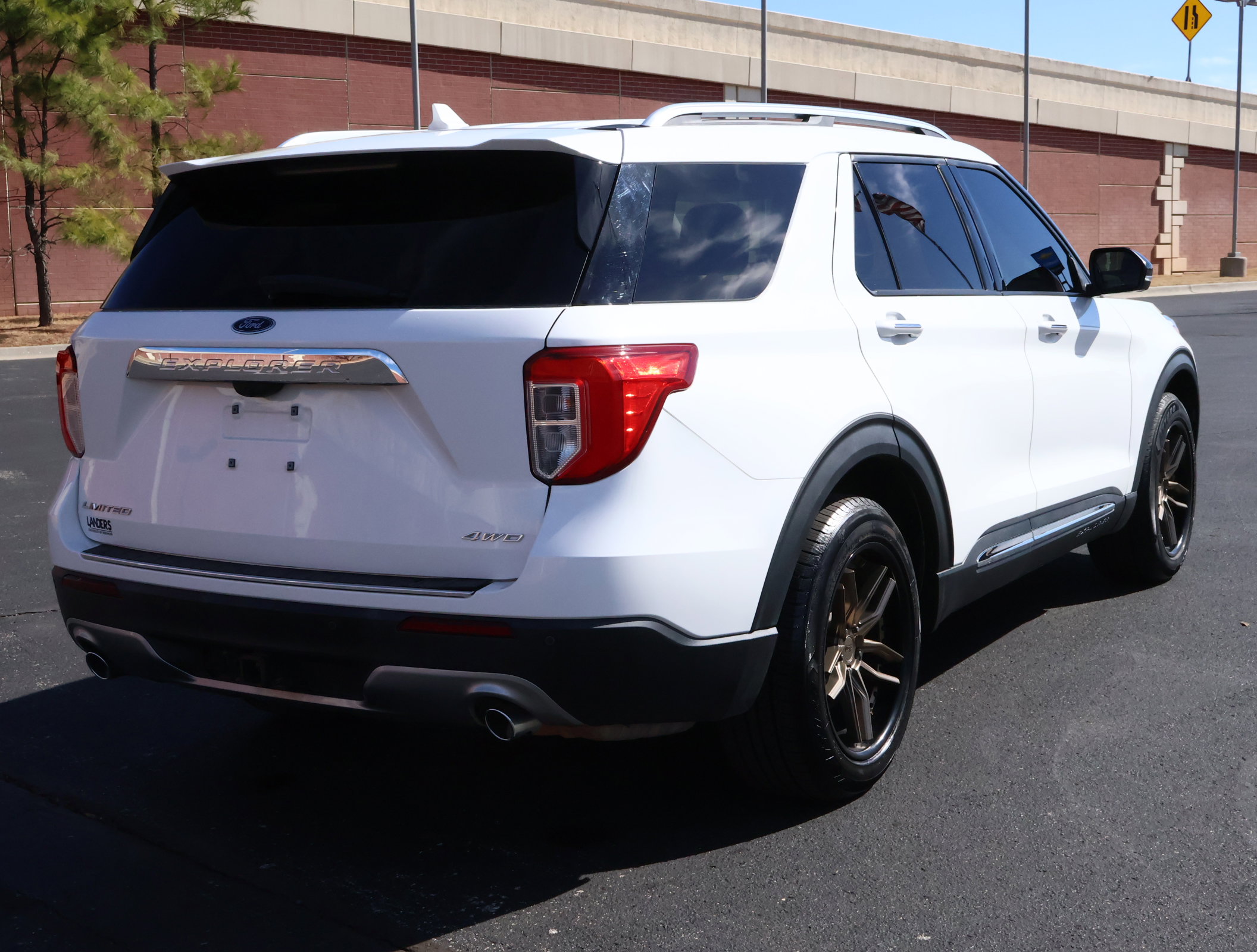 Used 2022 Ford Explorer Limited w/ Equipment Group 301A image 37