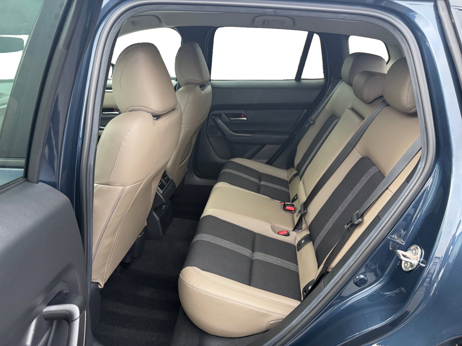 Certified 2025 MAZDA CX-50 AWD 2.5 S w/ Preferred Package image 16