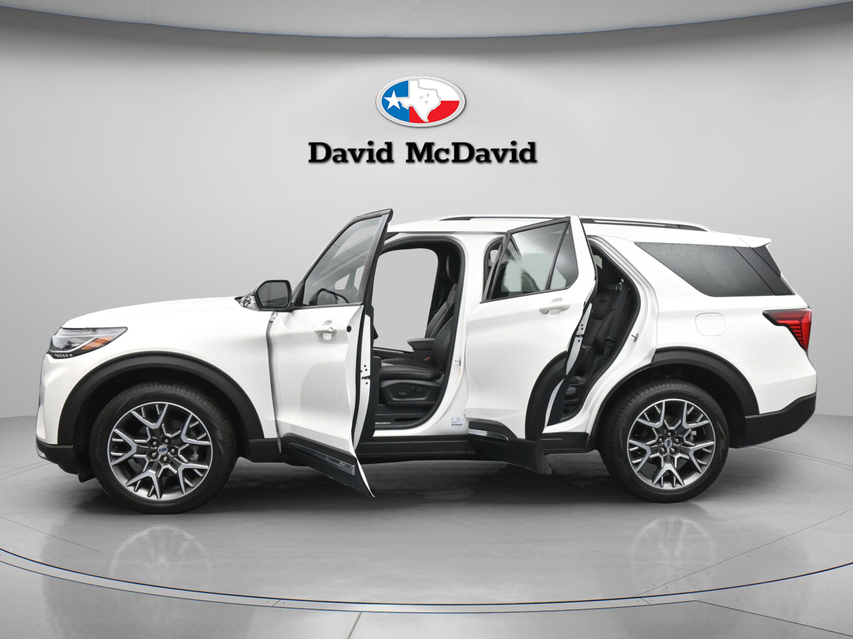 Used 2025 Ford Explorer Platinum w/ Ultimate Package image 45