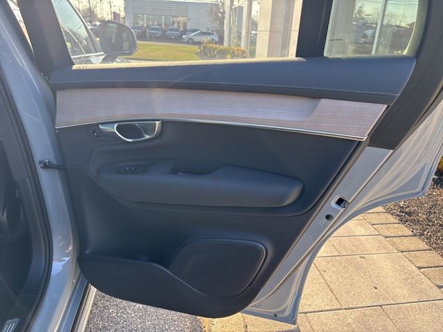 Used 2025 Volvo XC90 B6 Plus AWD/4WD image 12