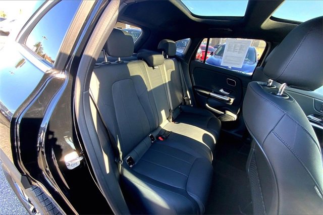 Used 2025 Mercedes-Benz GLA 250 4MATIC image 16