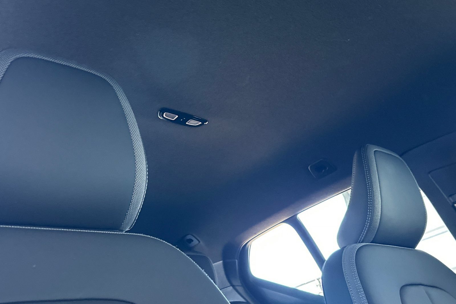 Certified 2025 Volvo EX40 Core AWD/4WD image 20