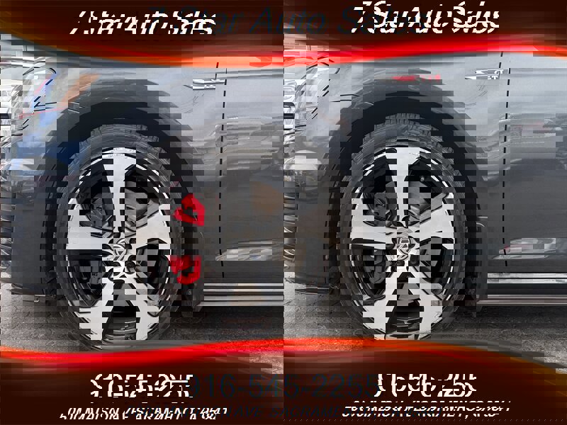 Used 2017 Volkswagen GTI SE image 20