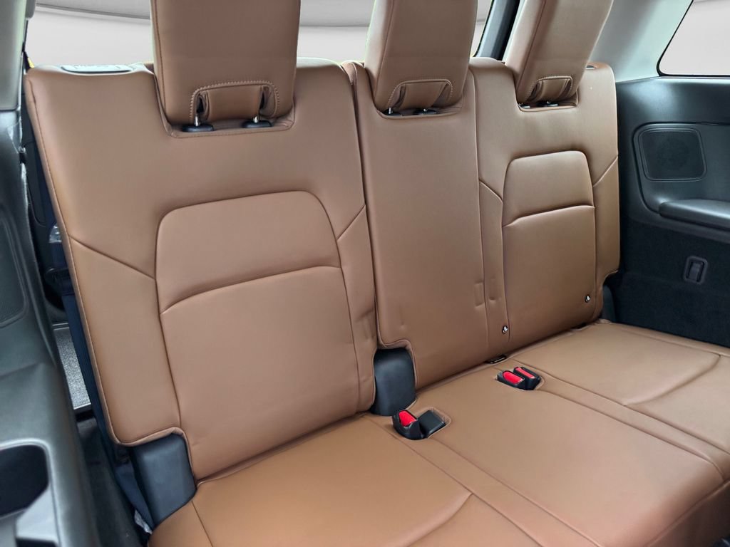 New 2026 Nissan Pathfinder Platinum w/ Accent Package AWD/4WD image 16