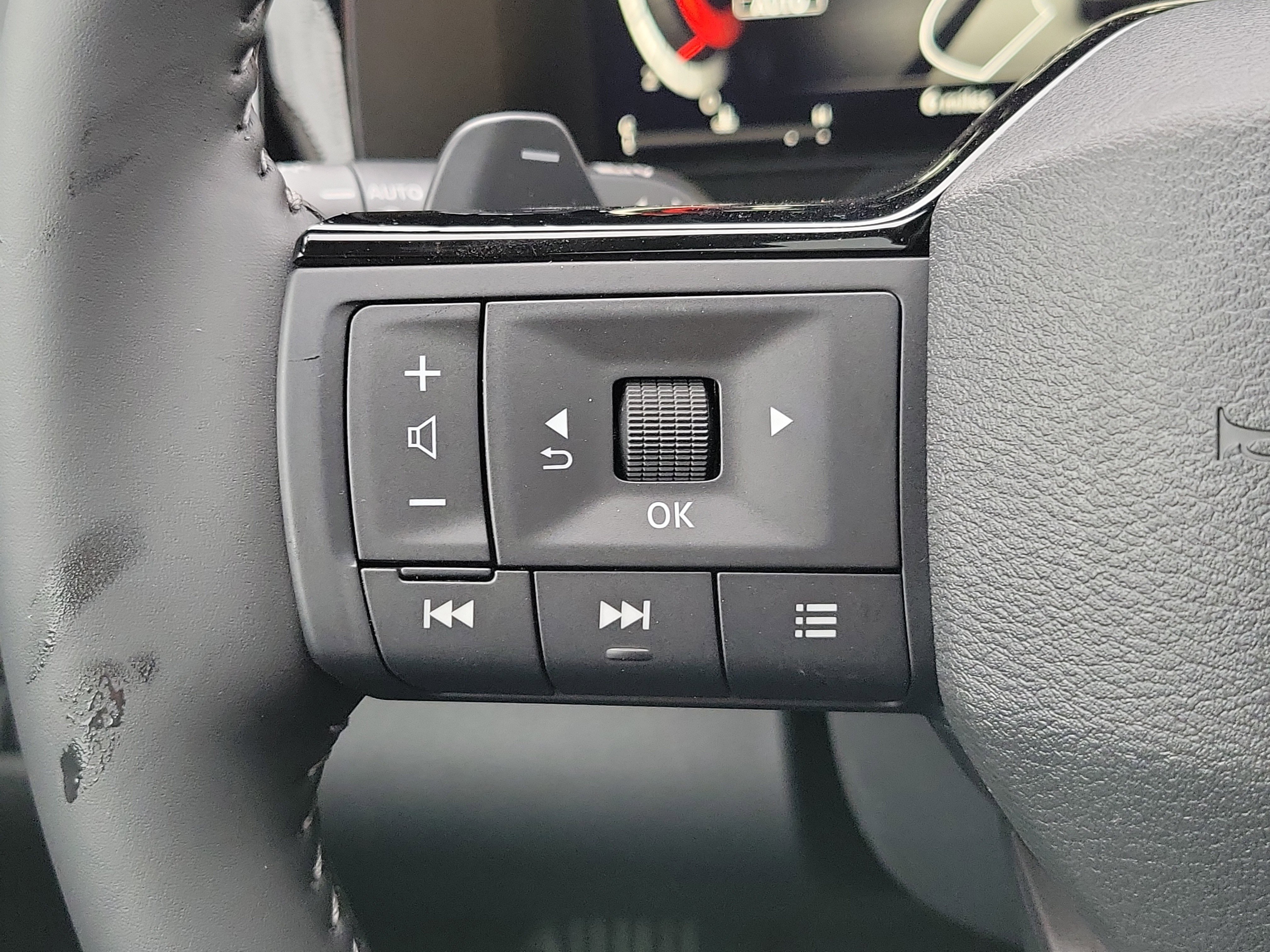 New 2026 Nissan Pathfinder SL w/ SL Premium Package image 16