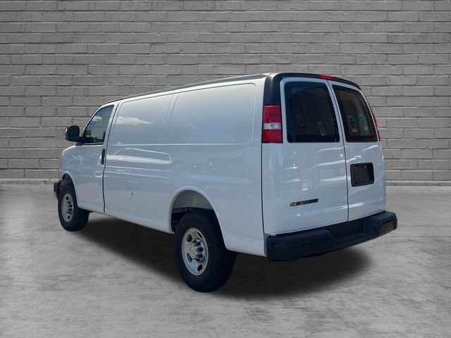New 2026 Chevrolet Express 3500 w/ Driver Convenience Package RWD image 5