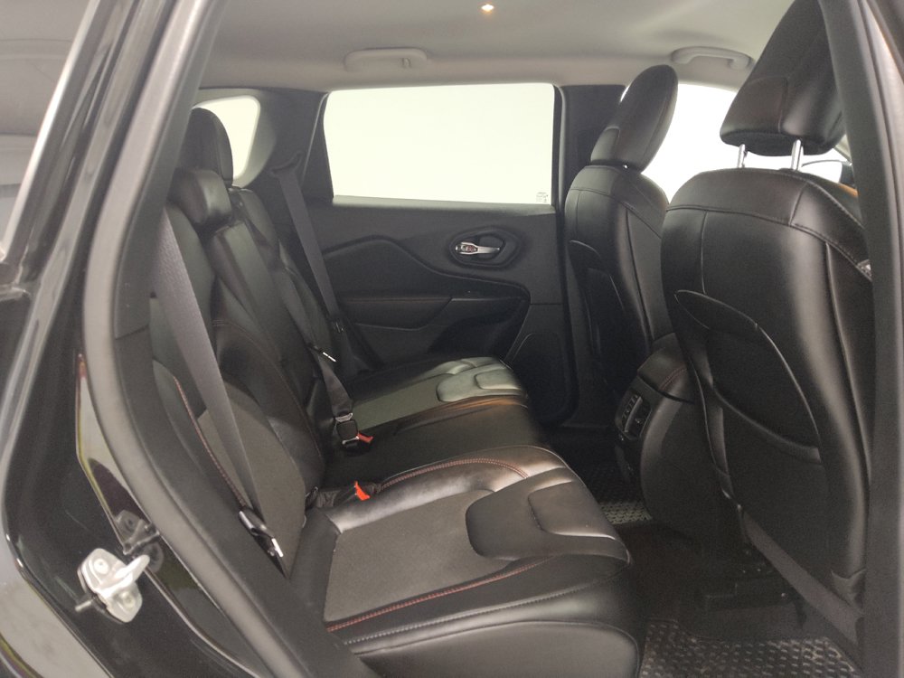Used 2022 Jeep Cherokee Trailhawk AWD/4WD image 19