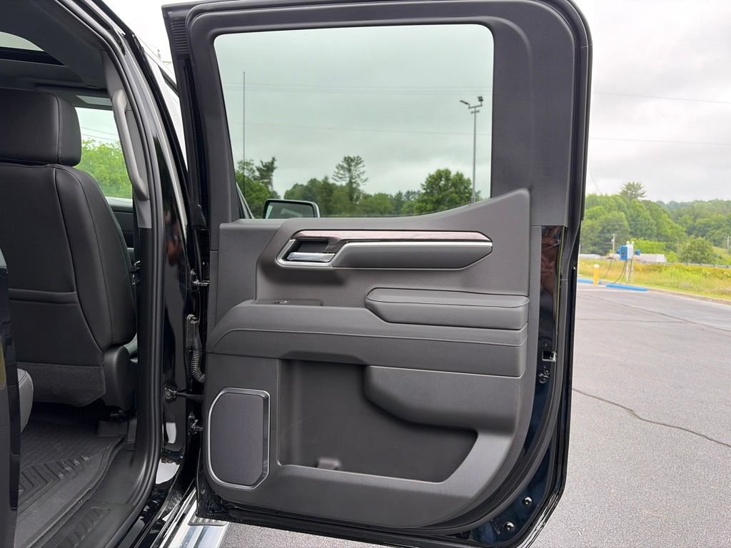 New 2026 Chevrolet Silverado 1500 LTZ w/ LTZ Premium Package AWD/4WD image 31