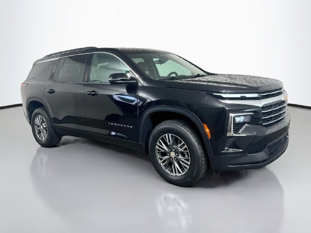 Used 2025 Chevrolet Traverse LT FWD image 1