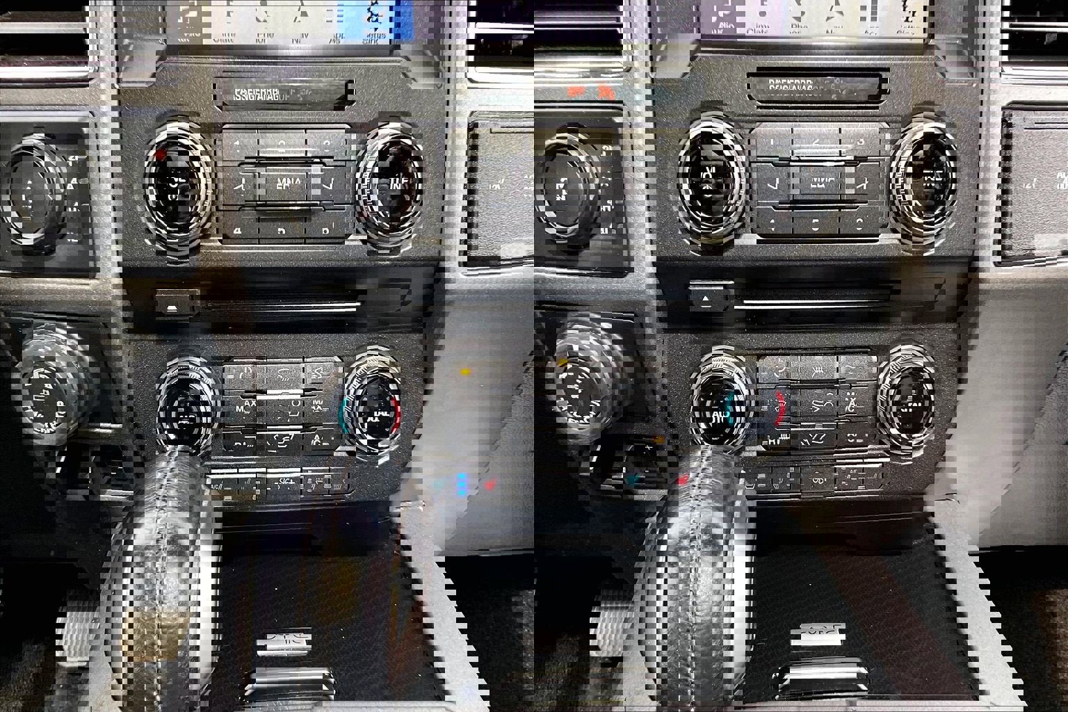 Used 2017 Ford F150 Raptor w/ Equipment Group 802A Luxury image 33