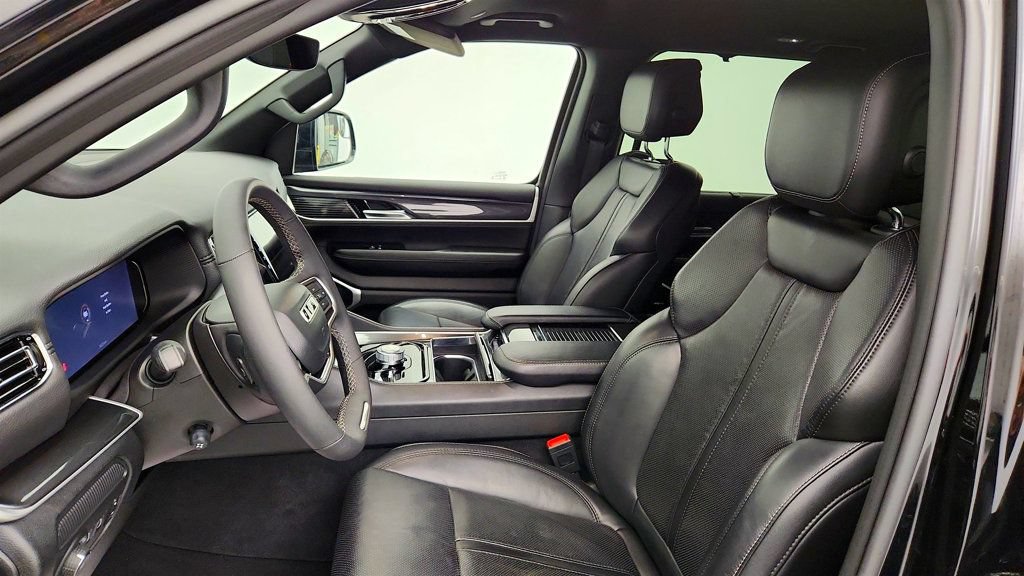 Used 2023 Jeep Wagoneer 4WD w/ Convenience Group I image 19