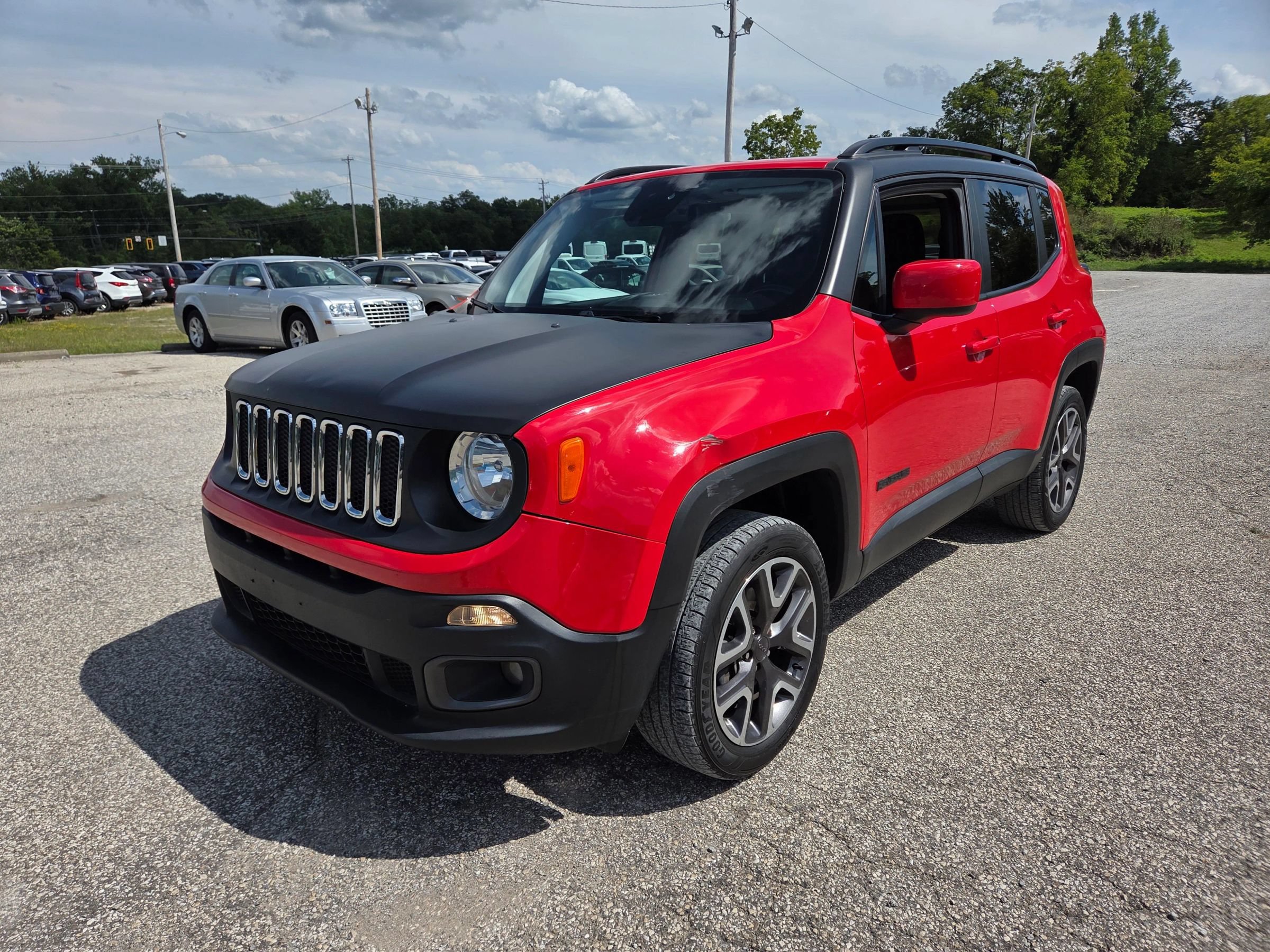 Used 2018 Jeep Renegade Latitude w/ Cold Weather Group AWD/4WD image 2