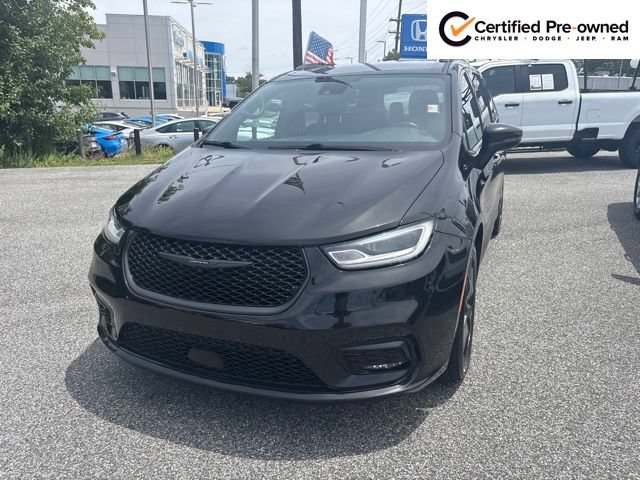 Used 2021 Chrysler Pacifica Touring w/ S Appearance Package FWD image 4