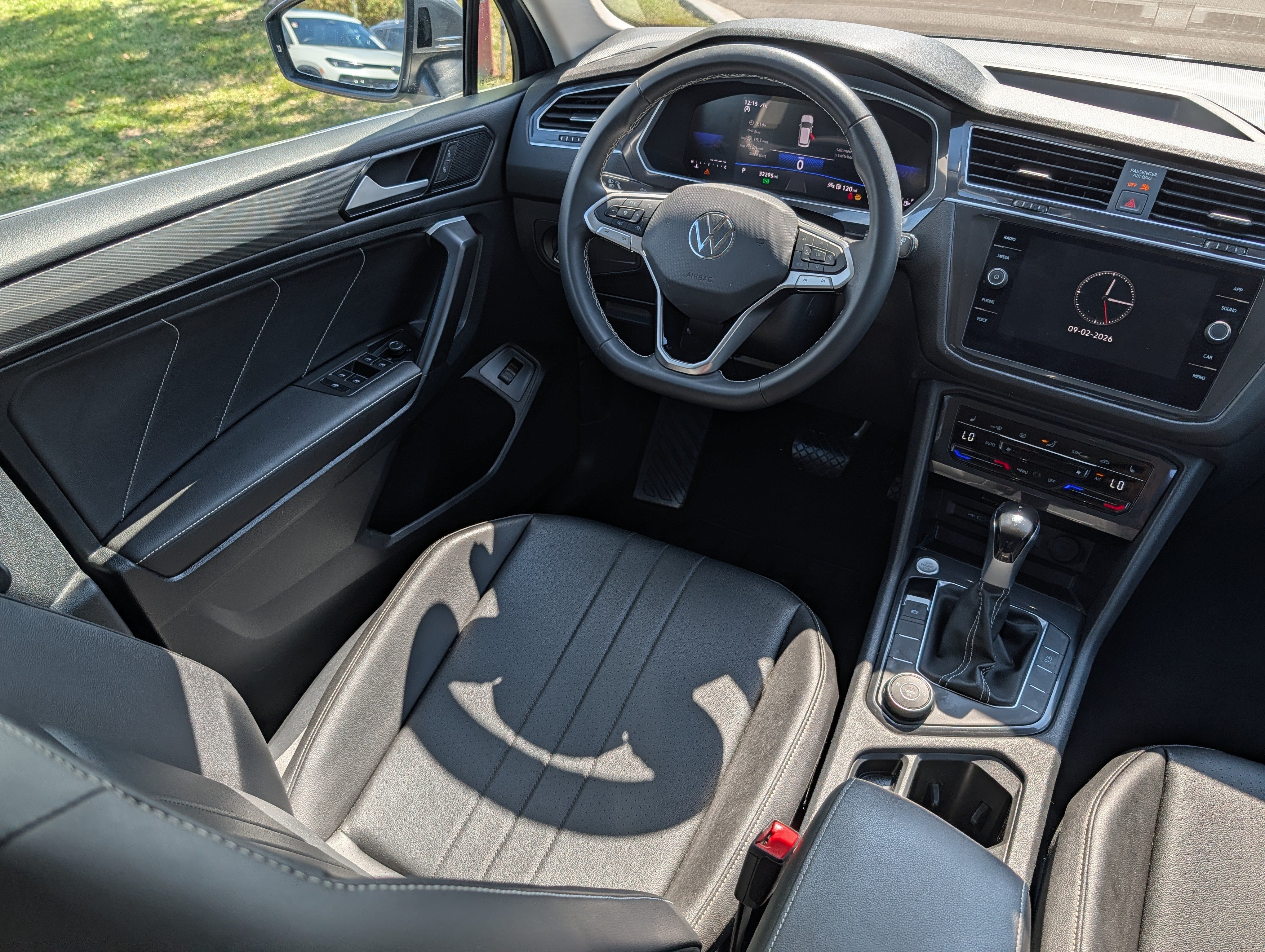Certified 2024 Volkswagen Tiguan SE AWD/4WD image 9