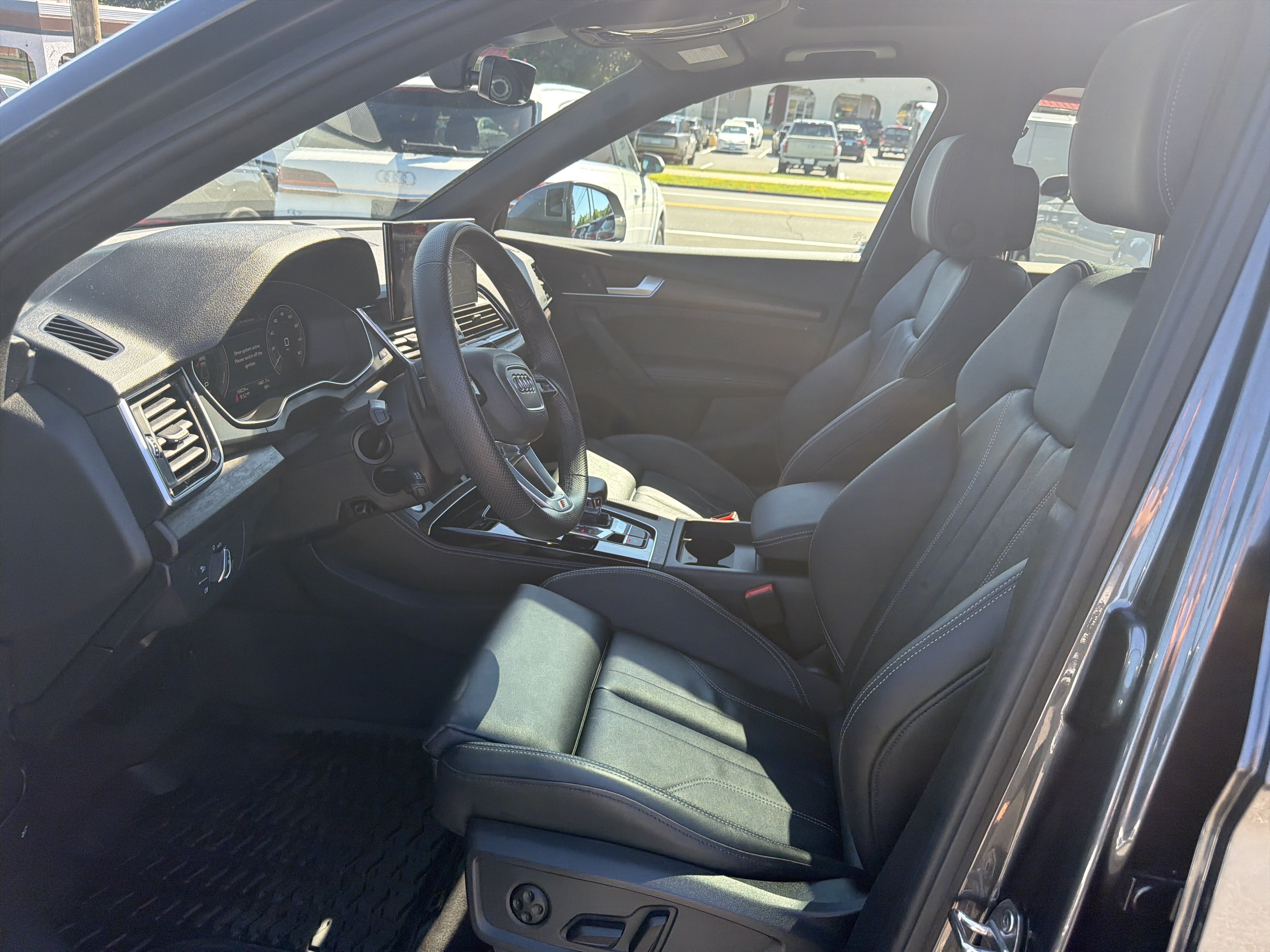 Certified 2025 Audi Q5 e Premium Plus w/ Premium Plus Package AWD/4WD image 6