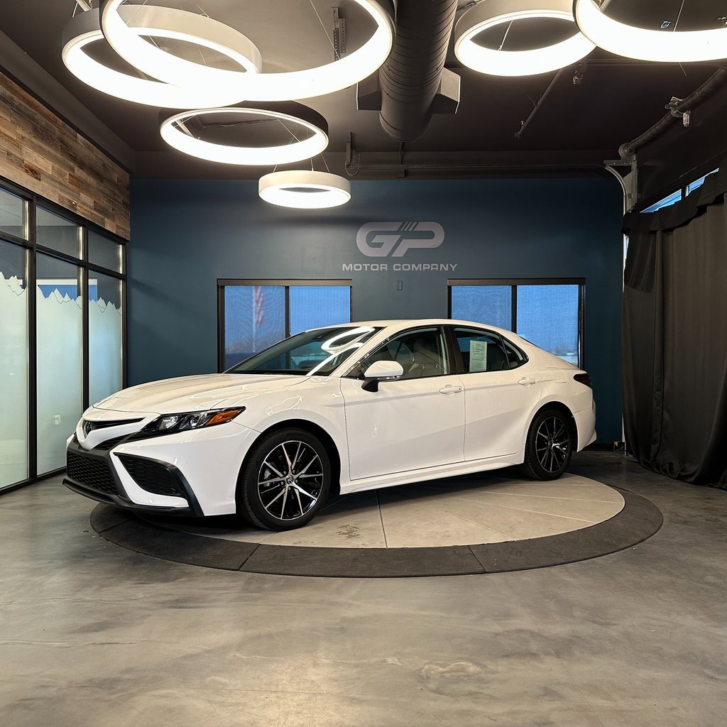 Used 2022 Toyota Camry SE image 7