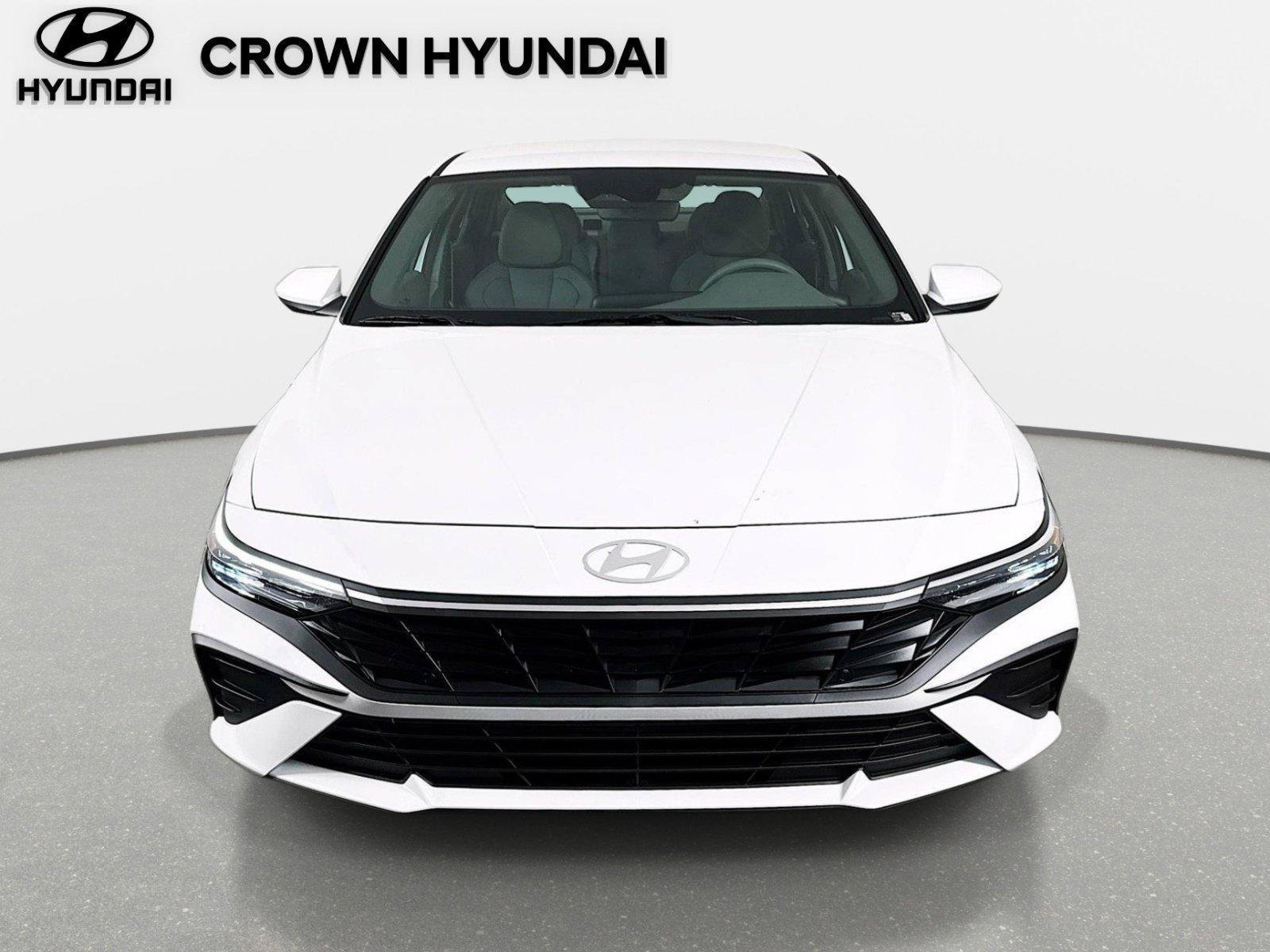 New 2026 Hyundai Elantra SE FWD image 2