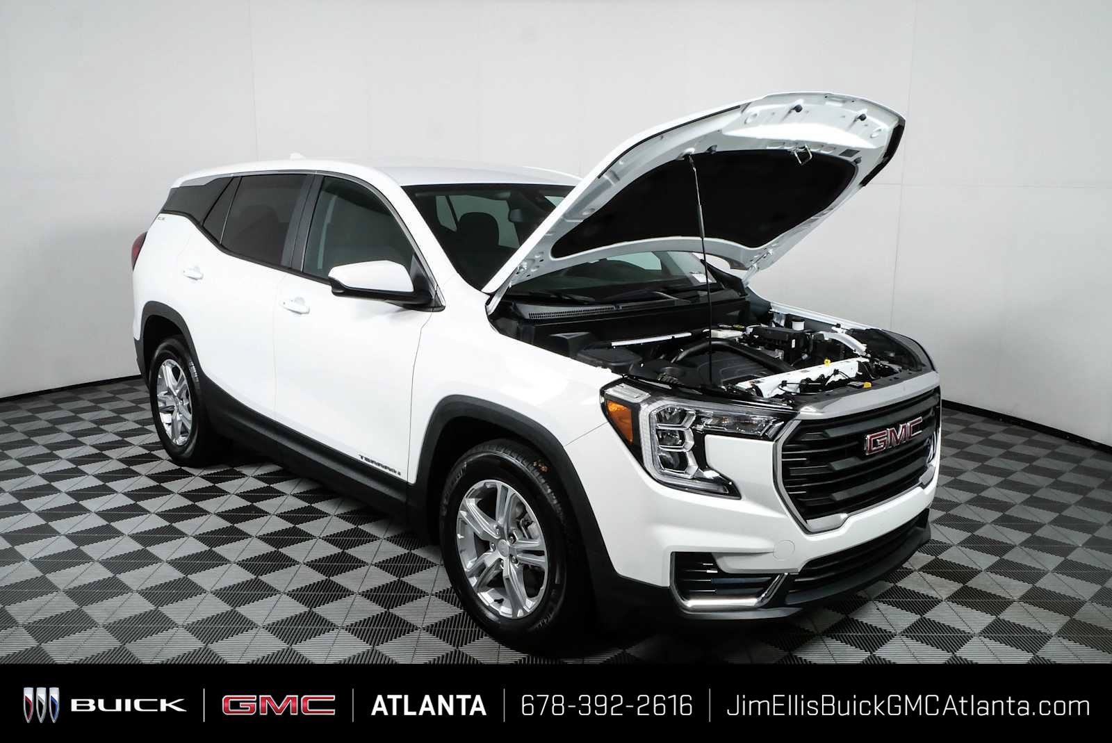Used 2023 GMC Terrain SLE FWD image 32