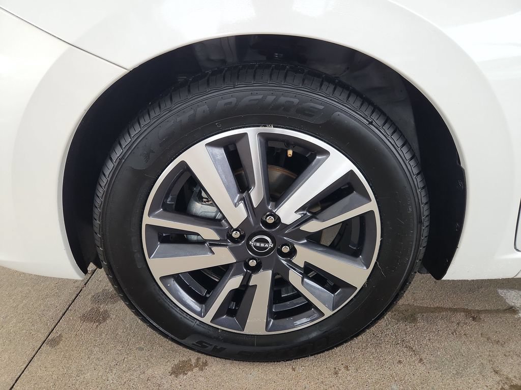 Used 2025 Nissan Versa SV FWD image 30