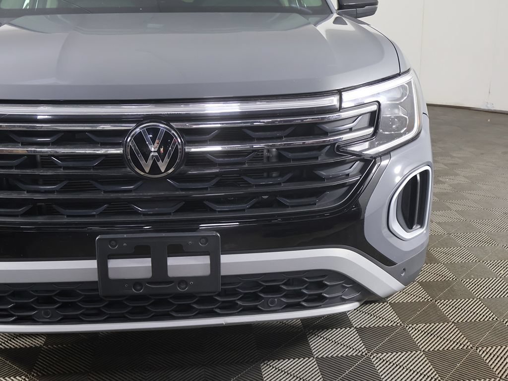 Used 2024 Volkswagen Atlas Peak Edition SE AWD/4WD image 15