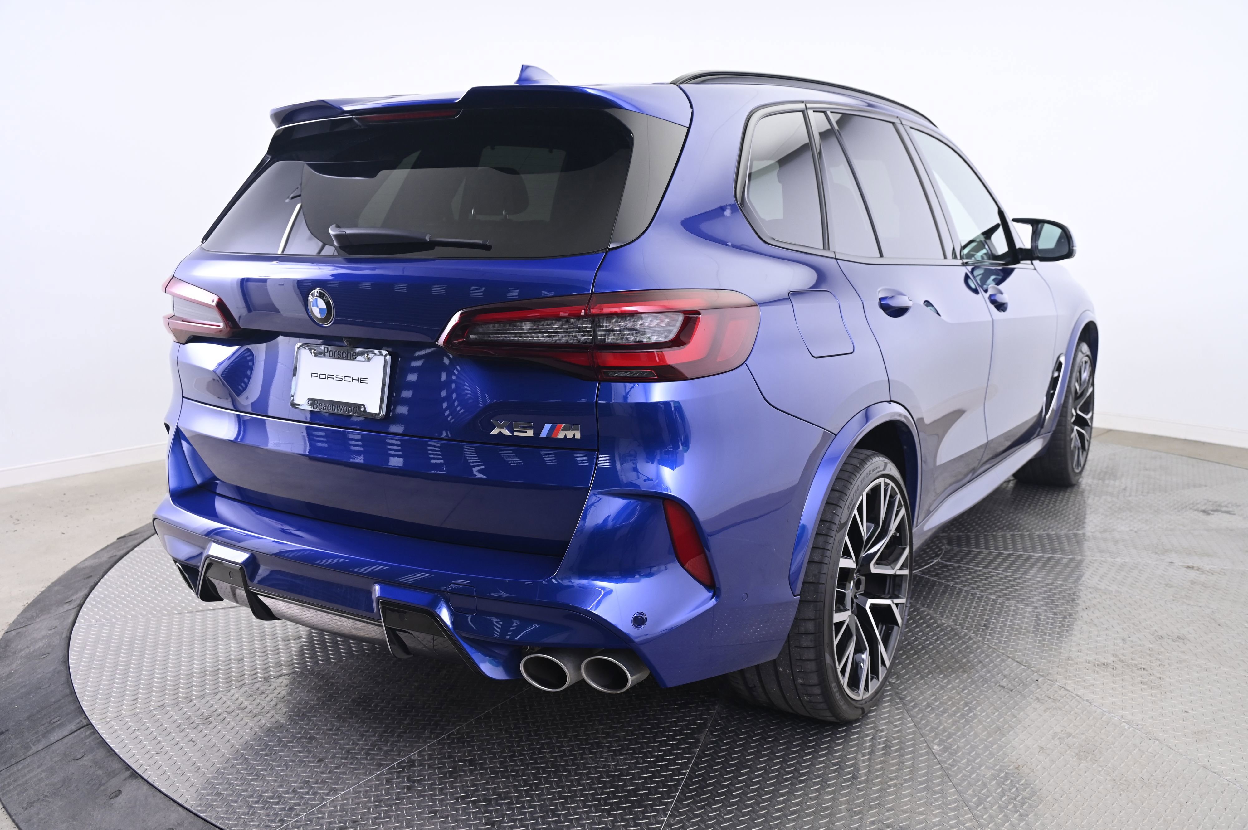 Used 2022 BMW X5 M w/ Executive Package image 7