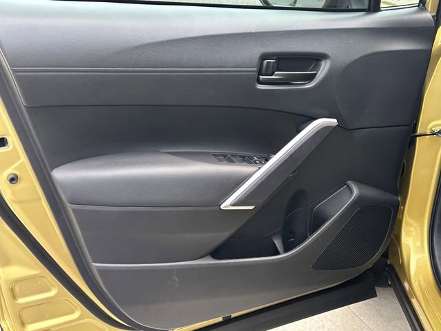 Used 2024 Toyota Corolla Cross AWD Hybrid w/ Moonroof Package image 7
