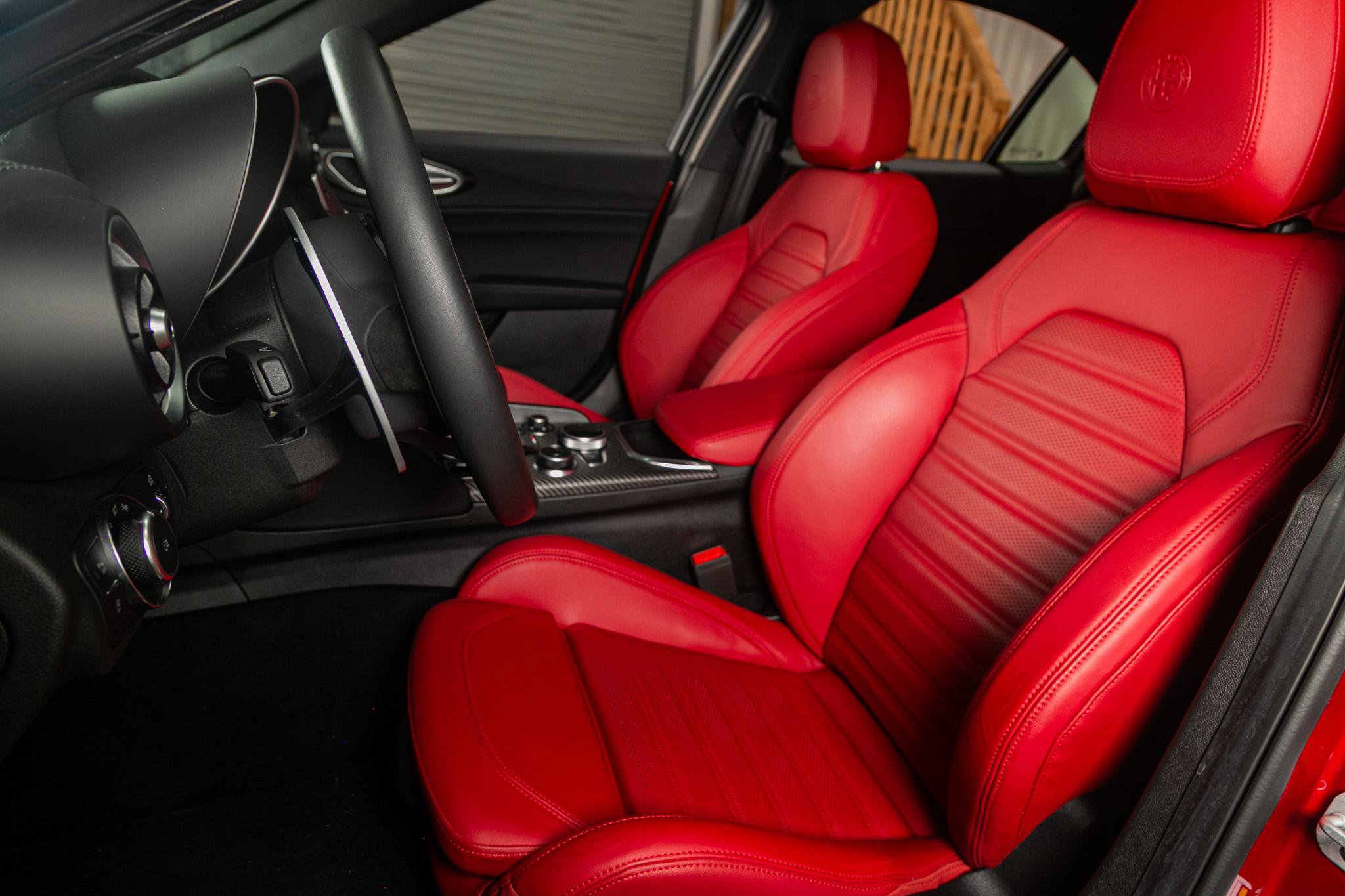 Used 2024 Alfa Romeo Giulia Quadrifoglio image 4